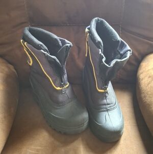 Itasca Navy/Black Snow Boots Sz 5